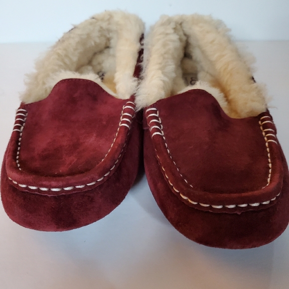UGG Shoes - UGG AUSTRALIA BURGANDY SUEDE MOCCASINS UGG Shoes - UGG AUSTRALIA BURGANDY SUEDE MOCCASINS